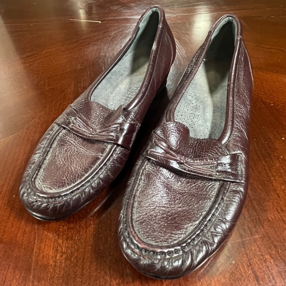 SAS Womens sz 10M Burgundy Leather Loafers Tripad Comfort Wedge Shoes USA Made